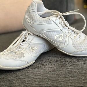 Axeus Inferno- Cheer/Tumble Shoes Women’s size 9–Gently Used